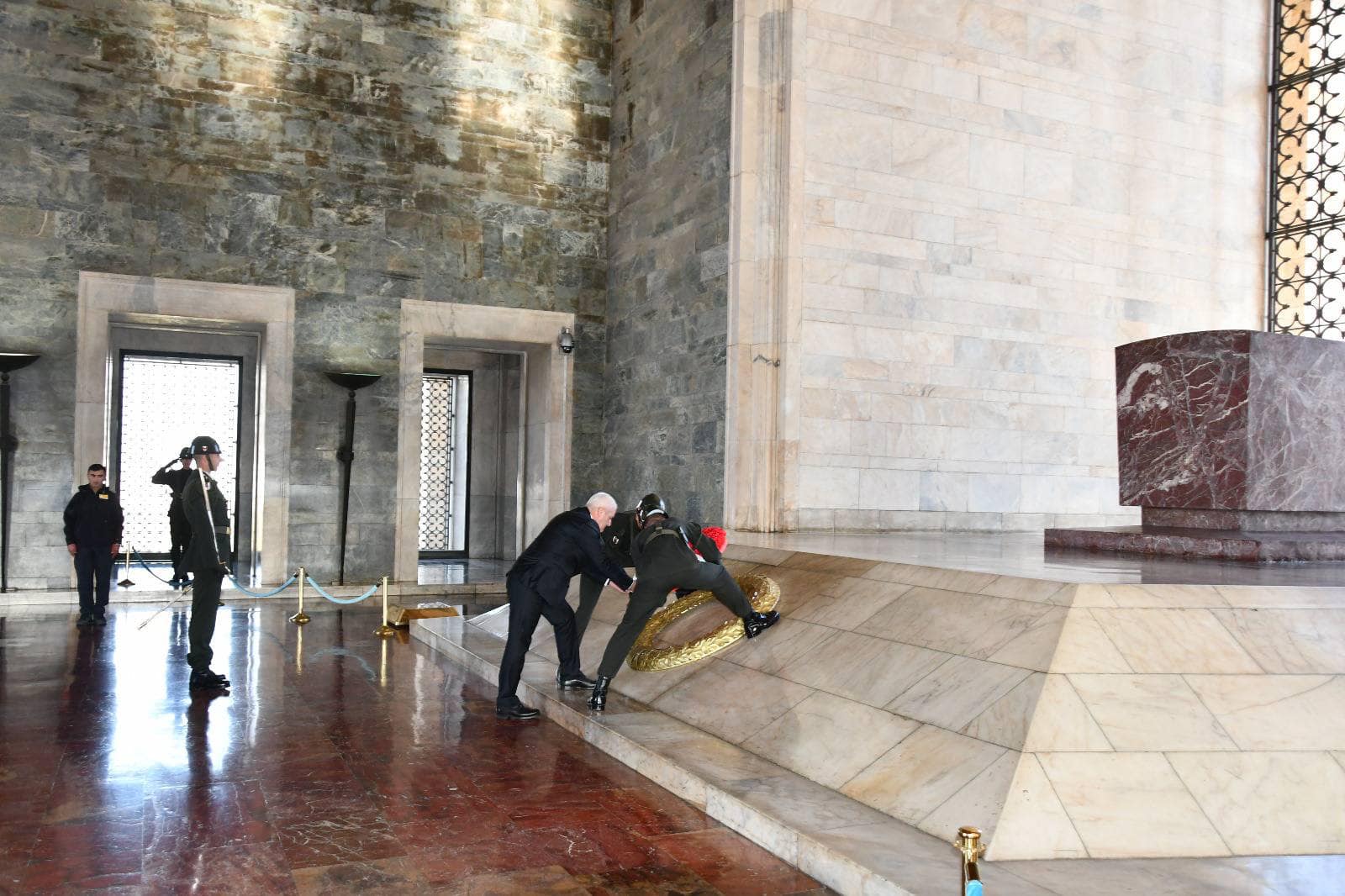 MPB- Në 85 vjetorin e vdekjes ministri Sveçla nderon themeluesin e Republikës së Turqisë, Mustafa Kemal Atatürk