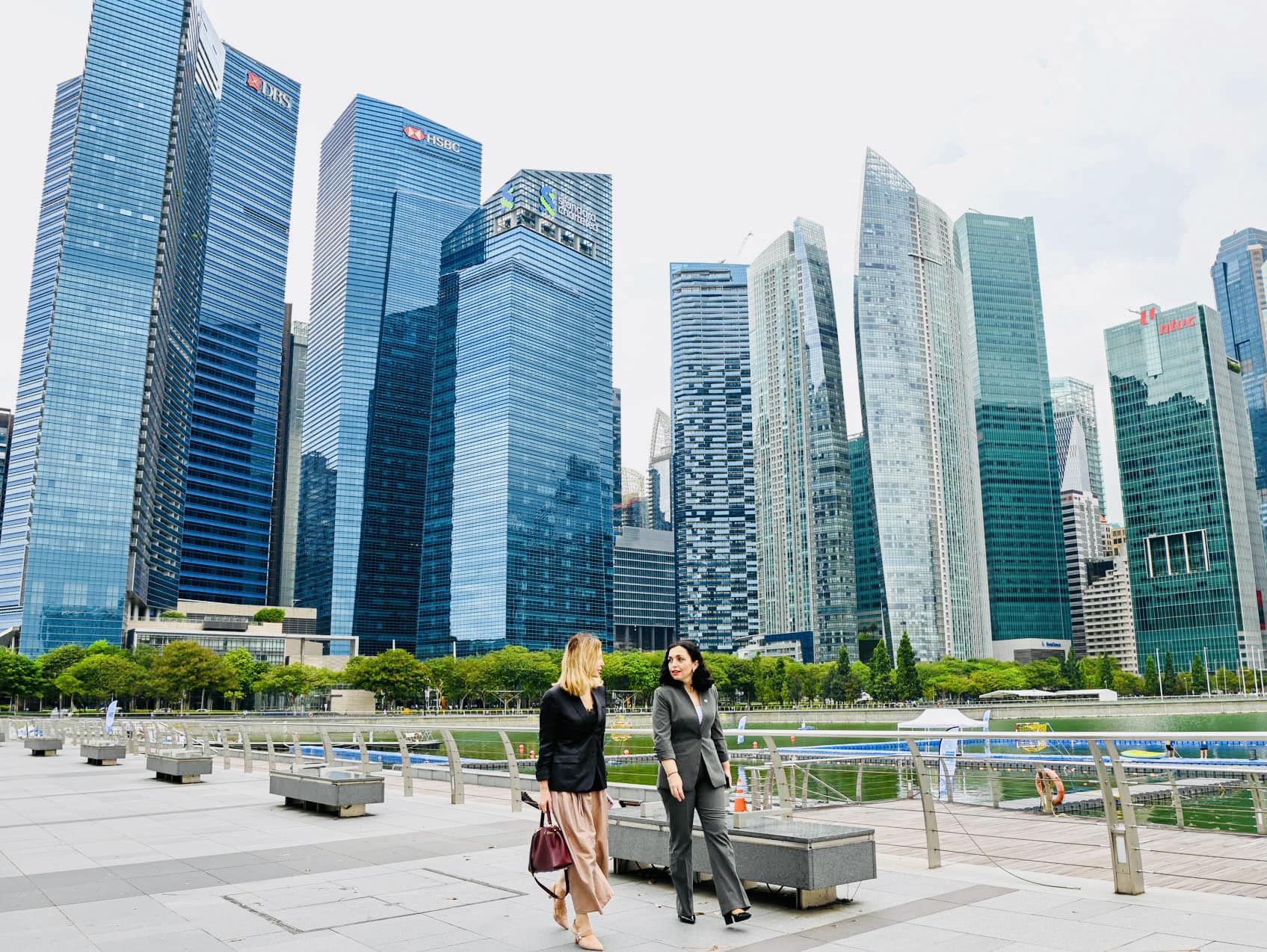 Vjosa Osmani -Singapor