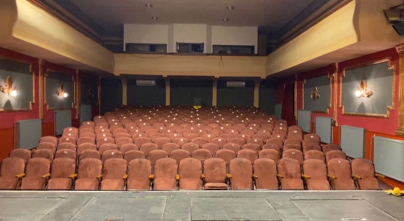 Teatri midis të rinjve të pa interesuar për të dhe mungesës së edukimit kulturor