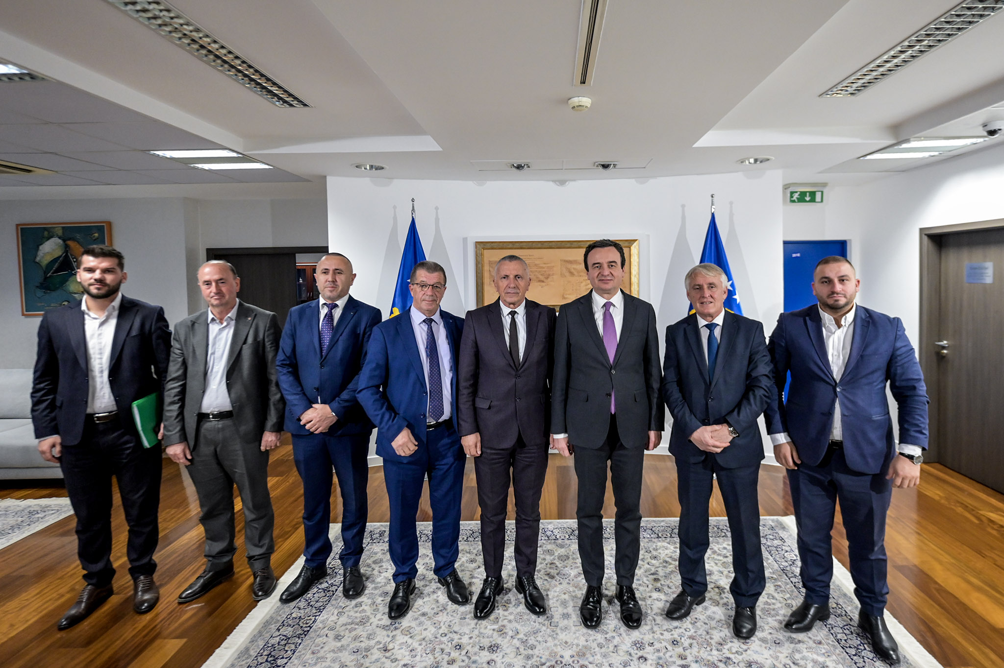 Albin Kurti pret përfaqësuesit e partive politike shqiptare të Luginës së Preshevës