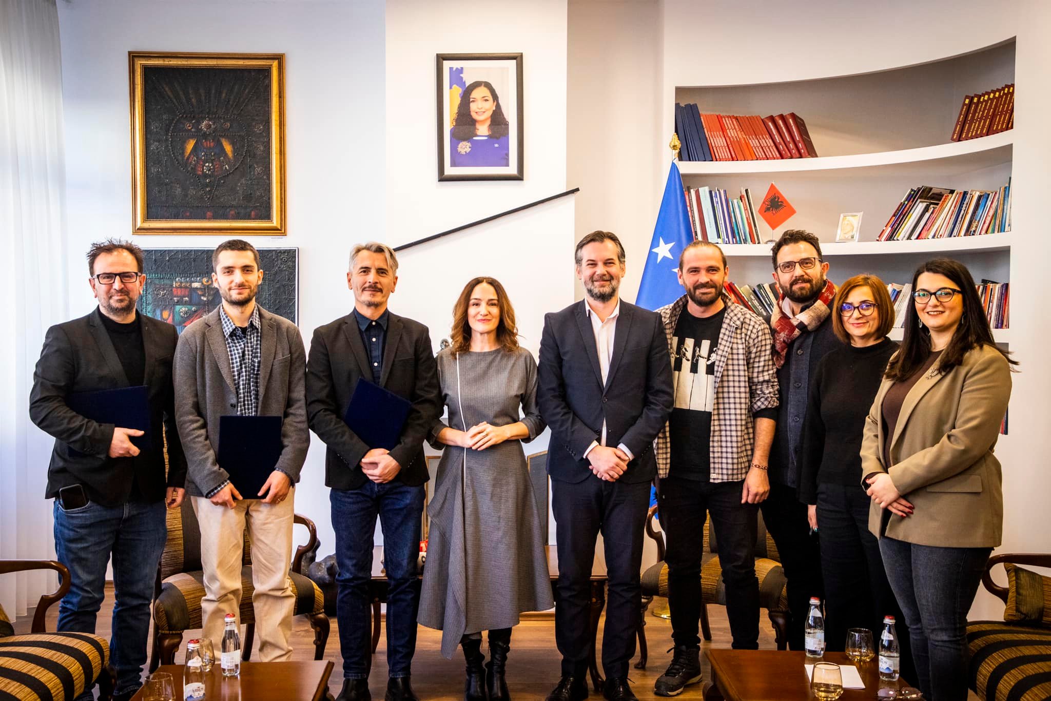 Hajrulla Çeku dorëzon çmimet për fituesit e Konkursit të Dramës Origjinale Shqipe-Katarina Josipi