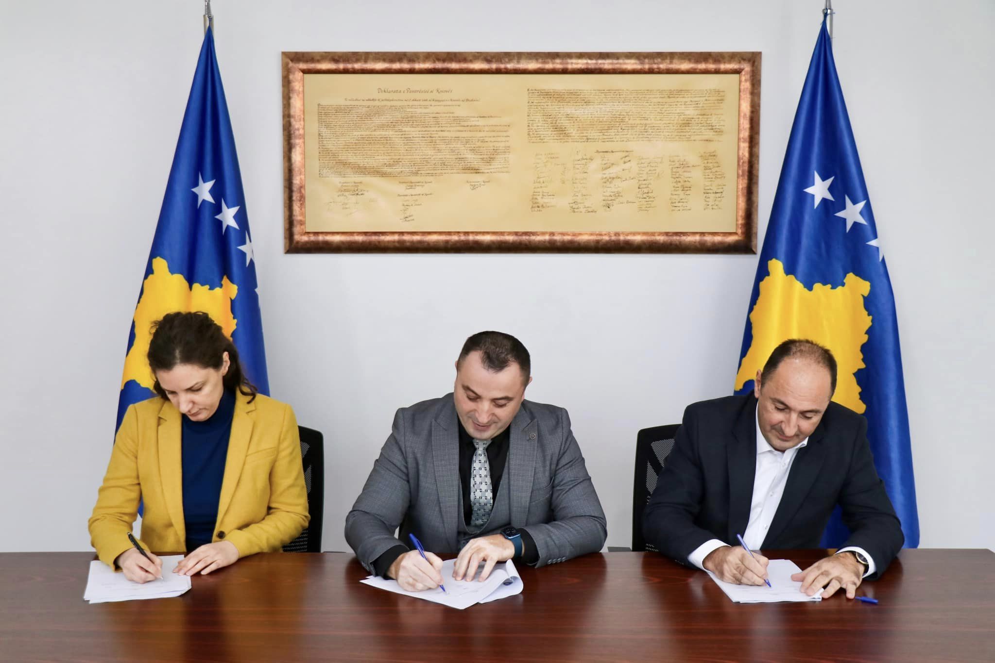 MMPHI- ME dhe INFRAKOS nënshkruajnë marrëveshje kornizë për financimin e infrastrukturës hekurudhore, 2023-2027