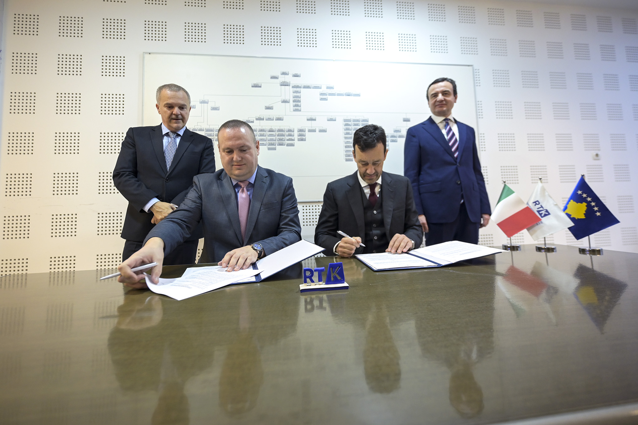 Nënshkrimi i marrëveshjes mes RTK, Ambasadës Italiane dhe Institutit Italian të Kulturës së Tiranës