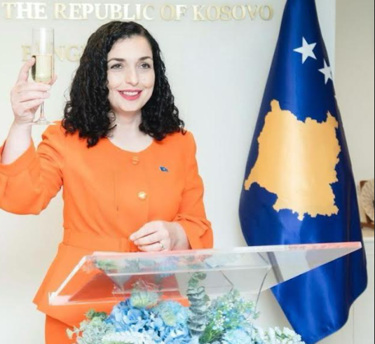 Urimi i presidentes Osmani për Vitin e Ri 2024: Qoftë vit arritjesh pozitive, ku veprat flasin më shumë se fjalët
