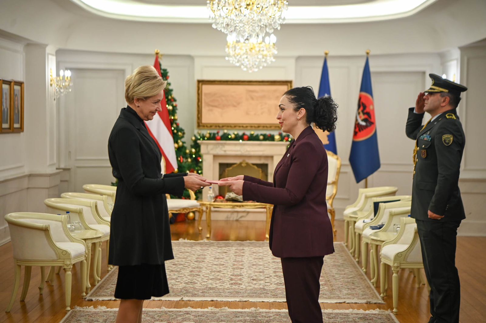 Vjosa Osmani-Elita Kuzma