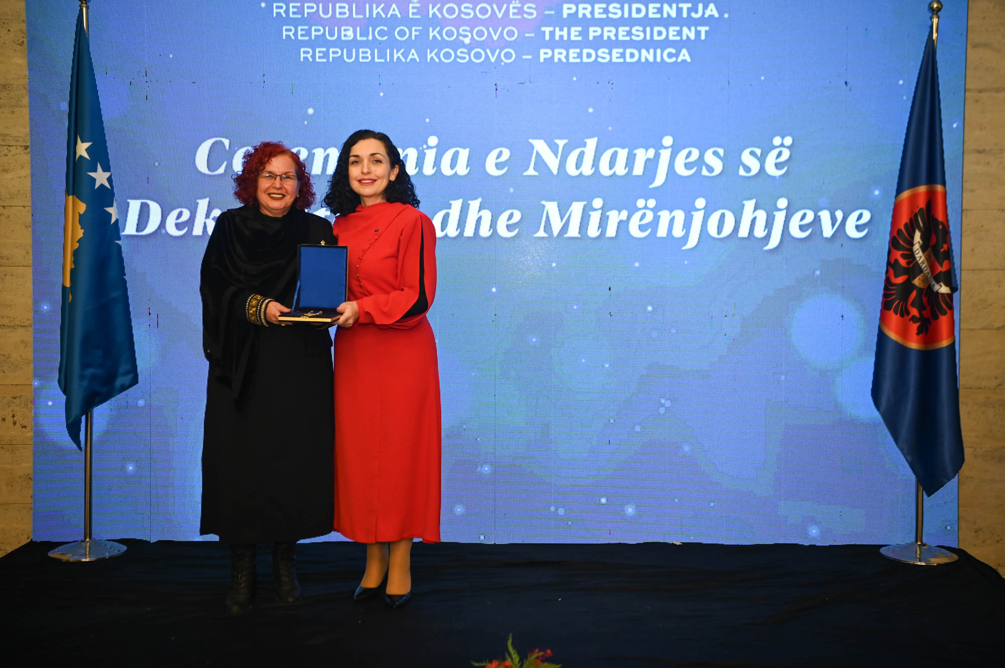 Presidentja Osmani ndan Medalje Presidenciale për Humanizëm, Kontribut Mjekësor e Shoqëror